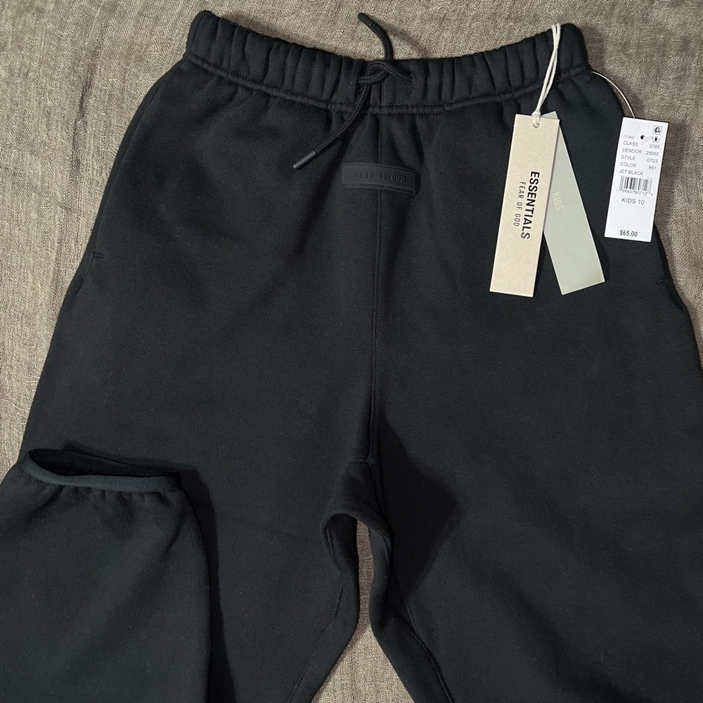 Kid’s ESSENTIALS FEAR OF GOD Sweatpants (10)